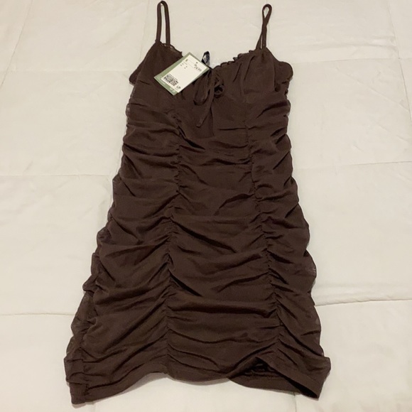 Brown runched mini dress - Picture 3 of 3